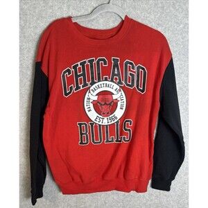 Chicago Bulls NBA Basketball Crewneck Sweatshirt Red Black Long Sleeve Men's M